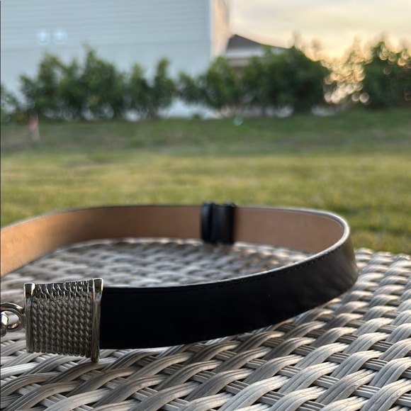 Black Belt with Silver Buckle Unique Toggle Closure Belt Fashion Accessory - Picture 4 of 16